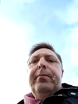 Offline Pokaz2020 on StripChat