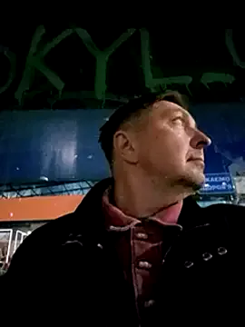 Offline Pokaz2020 on StripChat