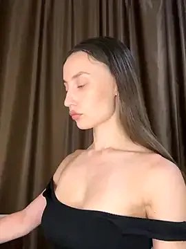 Polli_Kiss on StripChat