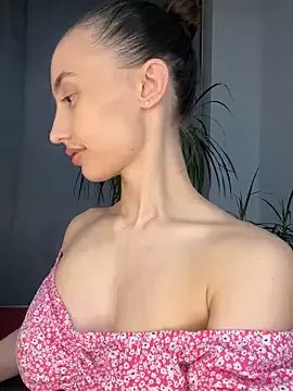 Polli_Kiss on StripChat