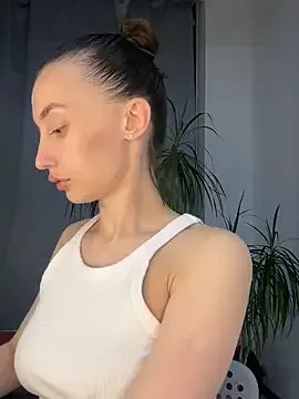 Polli_Kiss on StripChat