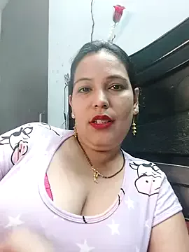 Poojabhabi101 on StripChat 
