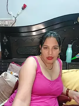 Poojabhabi101 on StripChat 