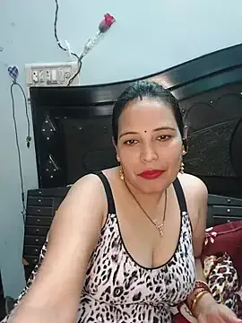 Poojabhabi101 on StripChat 