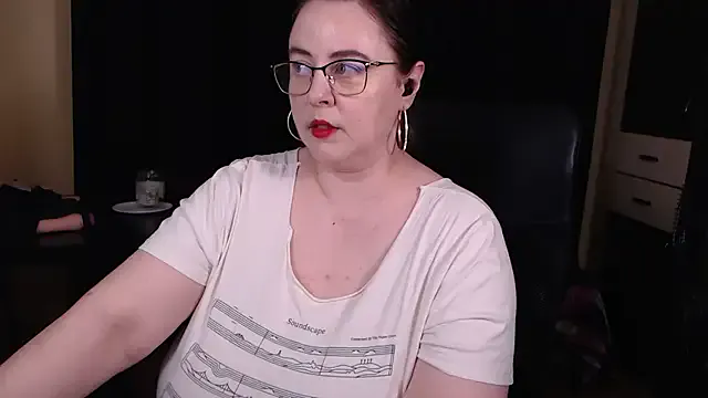 Offline poshmistress on StripChat