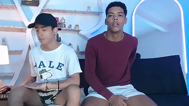 PRETTY_FEM on StripChat