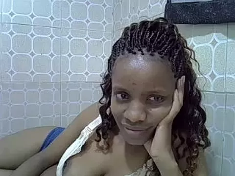 Freechat prettybeee on StripChat