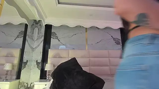 Princess_Violett on StripChat