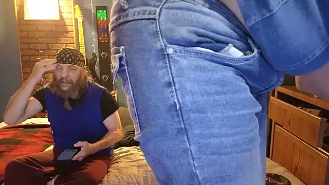 Offline PropertyAndBiker on StripChat