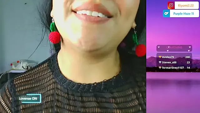 PurpleHaze17 on StripChat