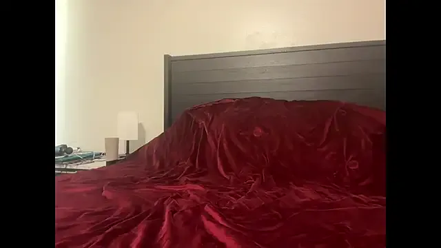 Offline QueenLolaX on StripChat