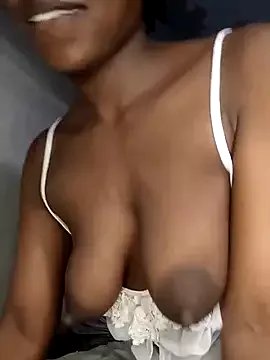Queentesi on StripChat