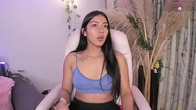 Quiinn_bx on StripChat