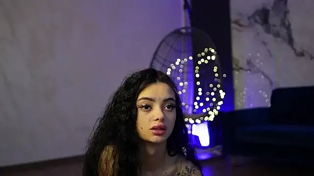 RachelRavee on StripChat