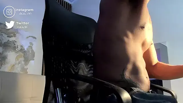 Offline rafael_stone on StripChat