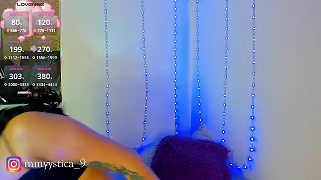 Rainnbow_ on StripChat