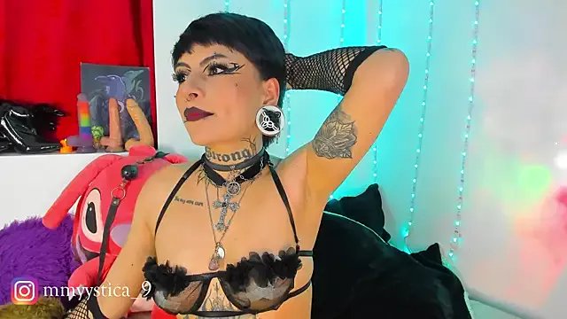 Rainnbow_ on StripChat