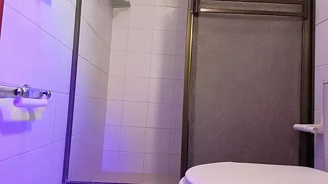 Raven_foxter1 on StripChat