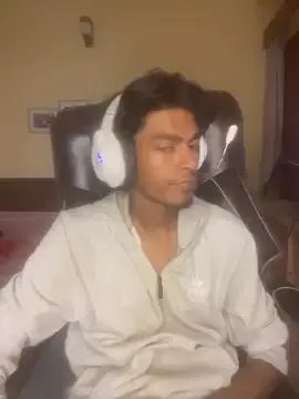 RavenKisses on StripChat