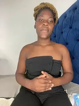 Rayna-20 on StripChat