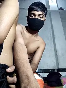 realcouple71 on StripChat