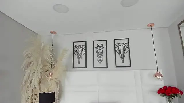 Rebeca_jones on StripChat