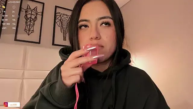 Rebeca_jones on StripChat