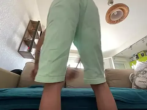 Freechat Rebeu313 on StripChat