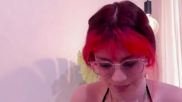 RedMeloddy on StripChat