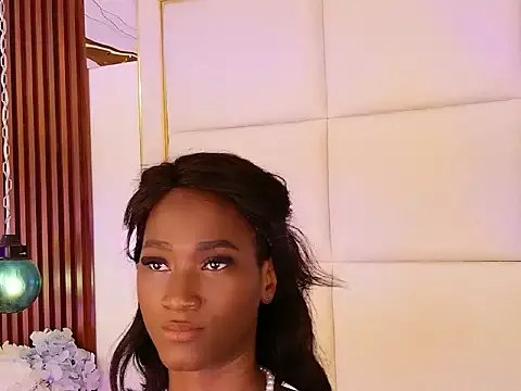 Reginadenver — bounce ass