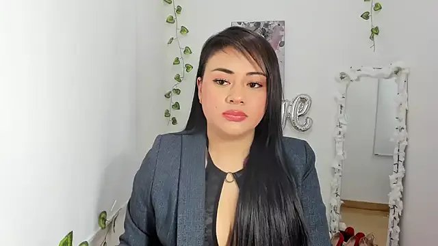 ReyleDoll on StripChat