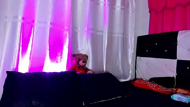 Riley_Black on StripChat