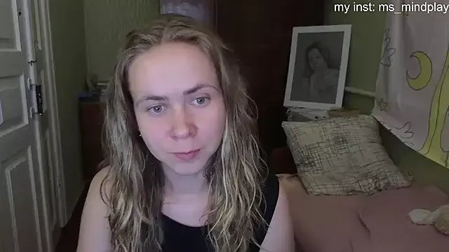 Riley_Roo on StripChat