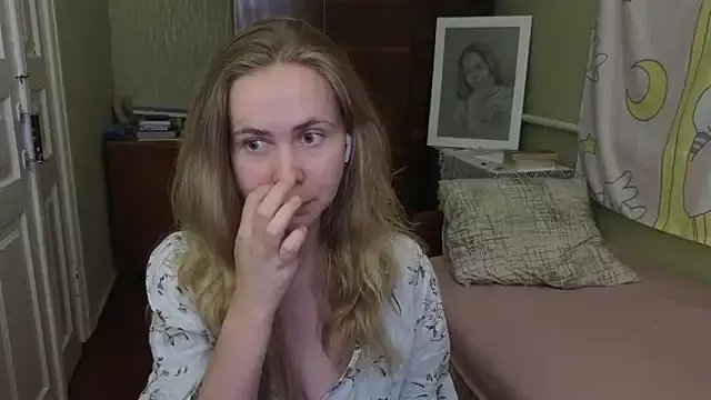 Riley_Roo on StripChat