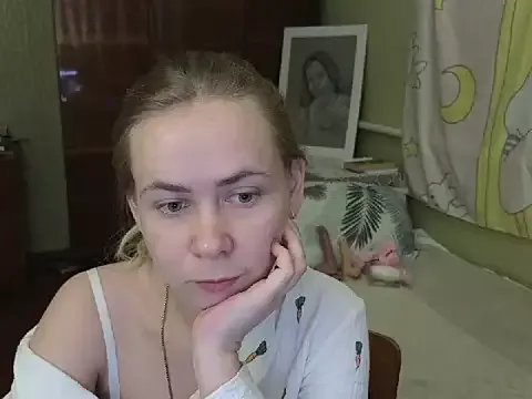 Riley_Roo on StripChat