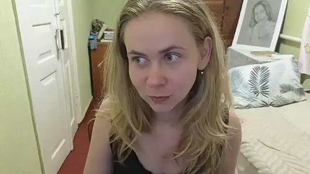 Riley_Roo on StripChat