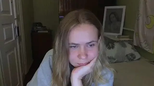 Riley_Roo on StripChat