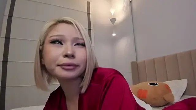 RileyMee on StripChat