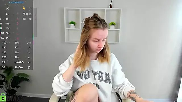 Rina_Panic on StripChat