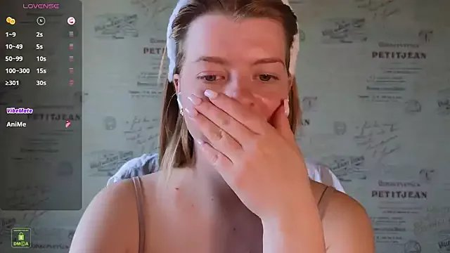 RinaBlondie on StripChat