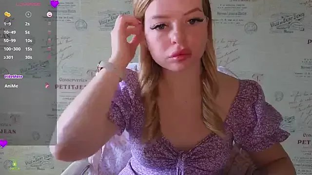 RinaBlondie on StripChat