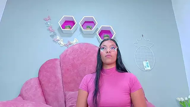 RiriiBrunette__ on StripChat