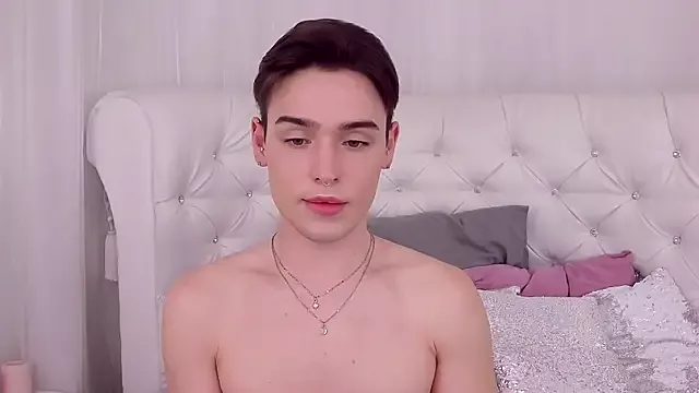 Offline RobbyCharming on StripChat