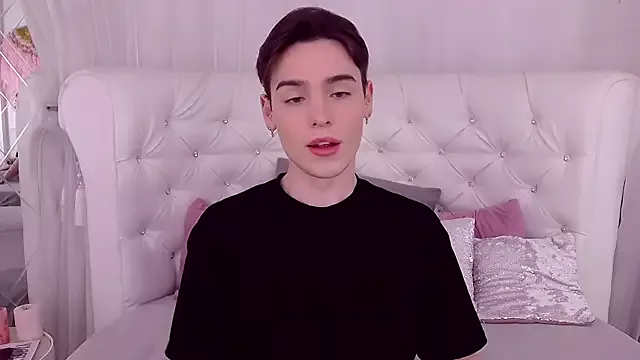 Offline RobbyCharming on StripChat