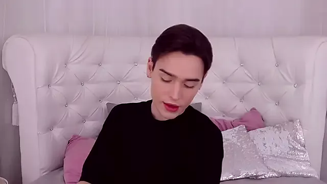 Offline RobbyCharming on StripChat