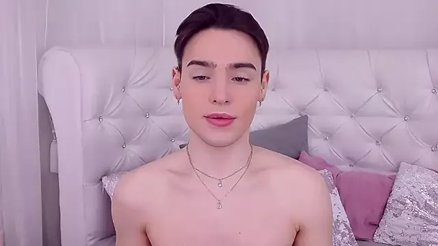 Offline RobbyCharming on StripChat