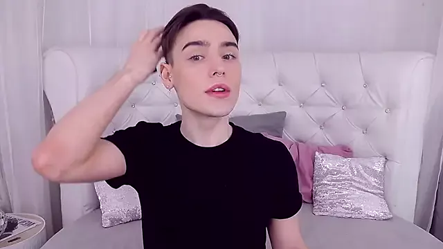 Offline RobbyCharming on StripChat