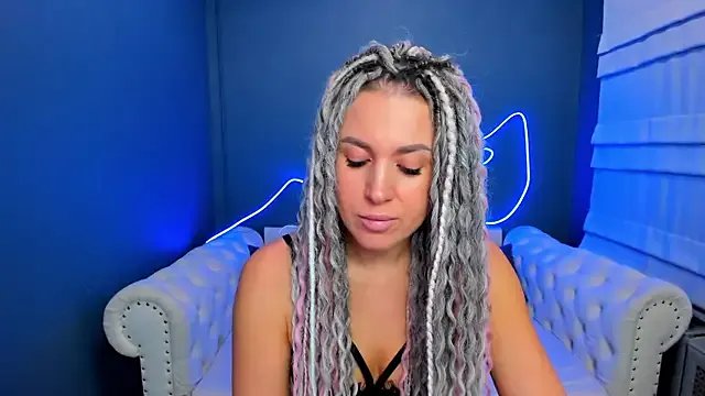 rock_n_roxy — tickle my nipple