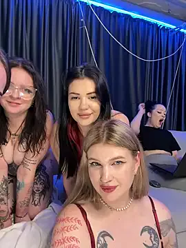 RollingGirls on StripChat 