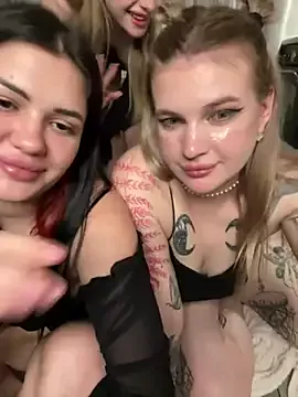 RollingGirls on StripChat 